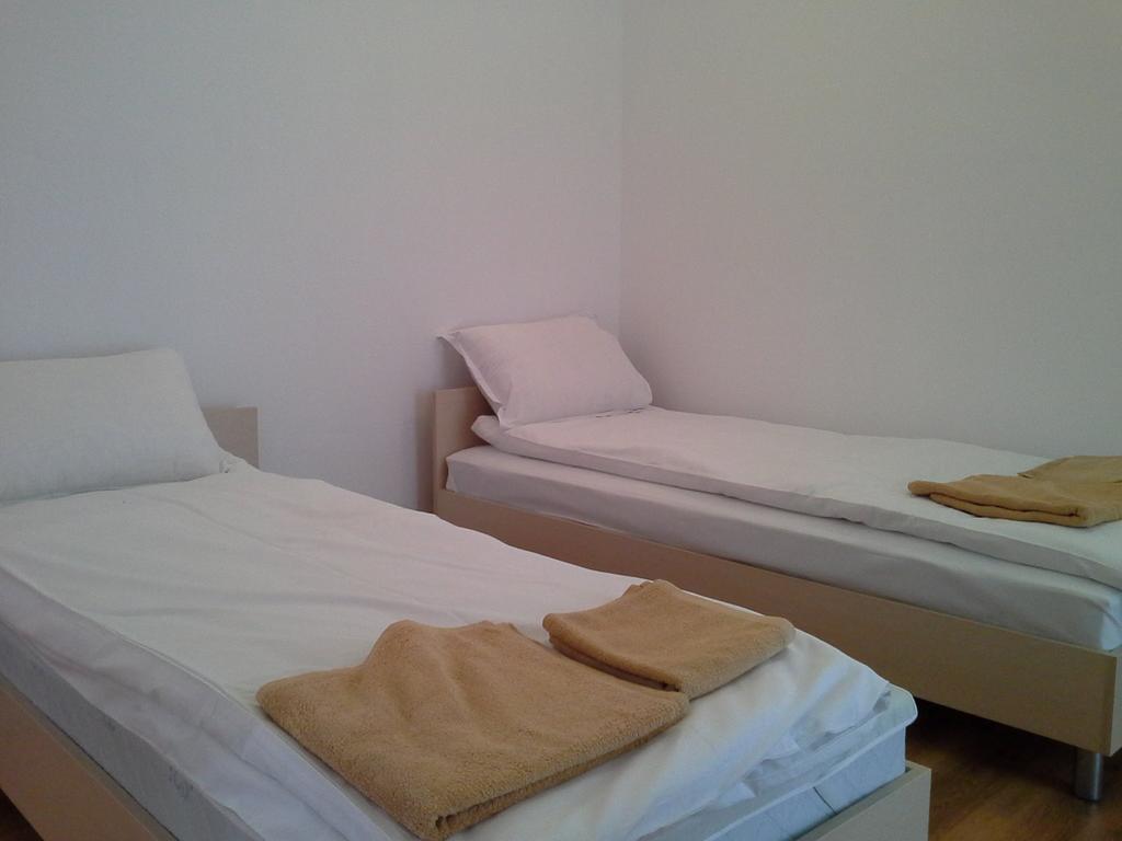 Albergue The White House Karlovo Exterior foto