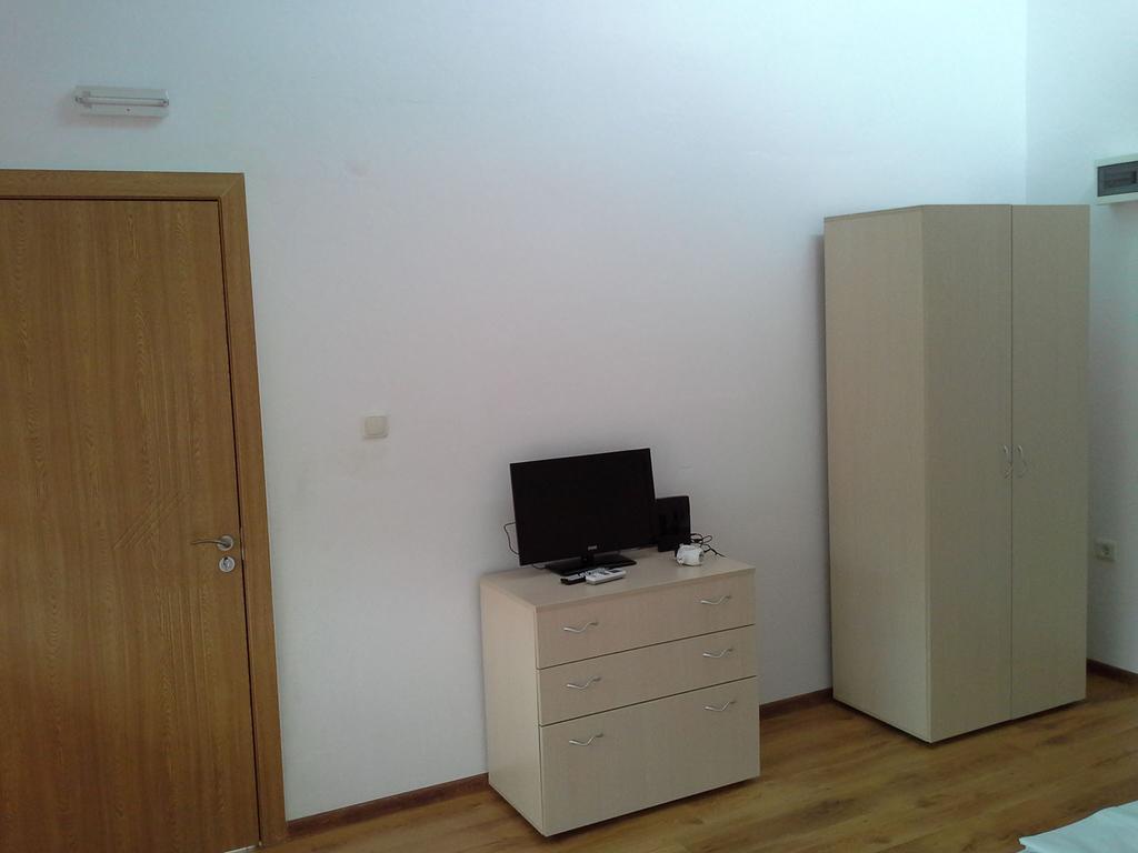 Albergue The White House Karlovo Exterior foto