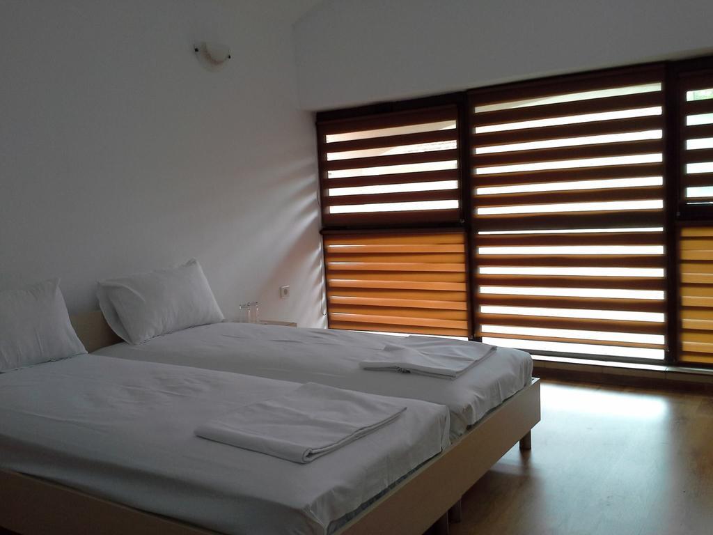 Albergue The White House Karlovo Exterior foto